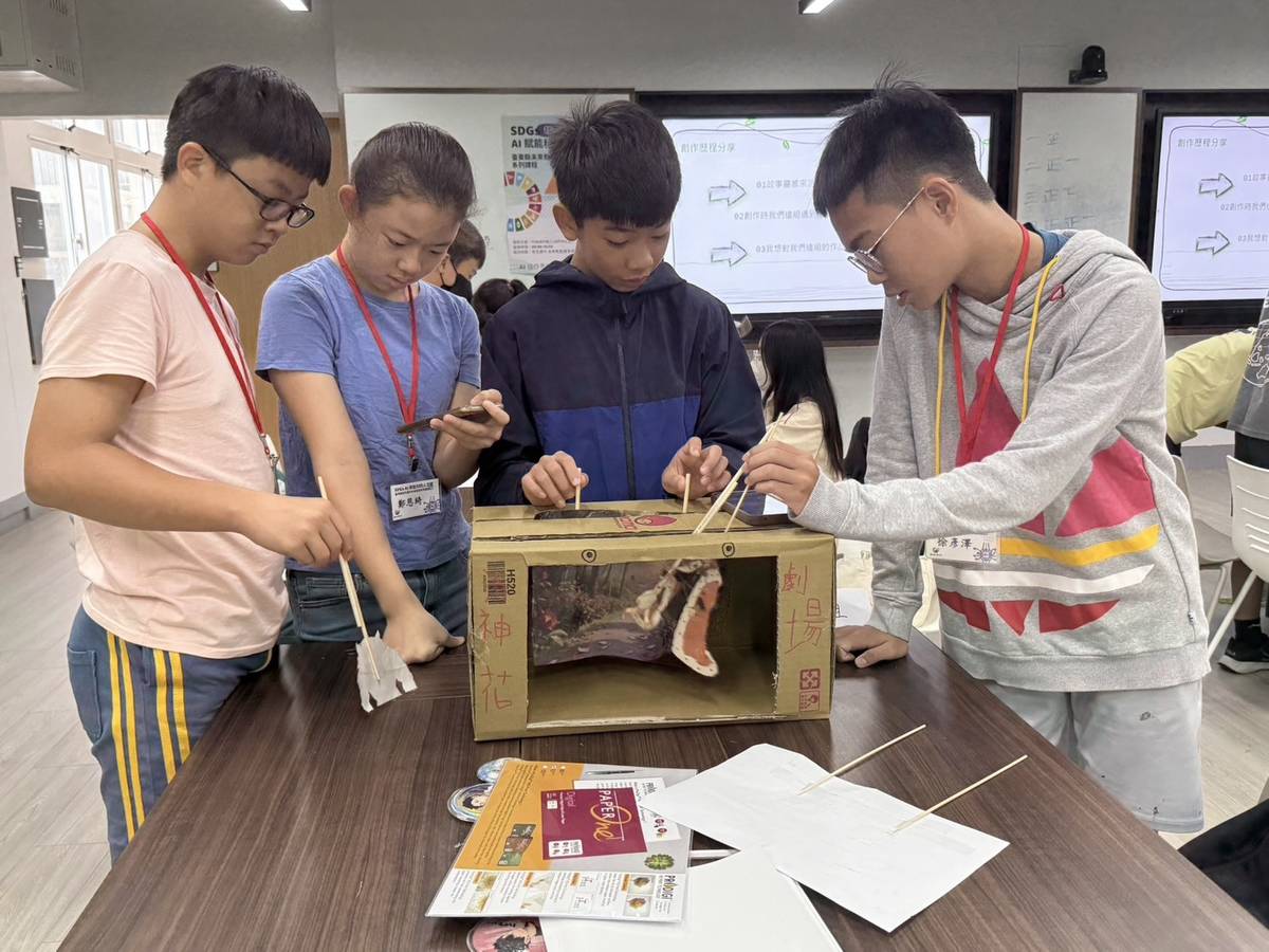 學生用AI打造故事箱劇場