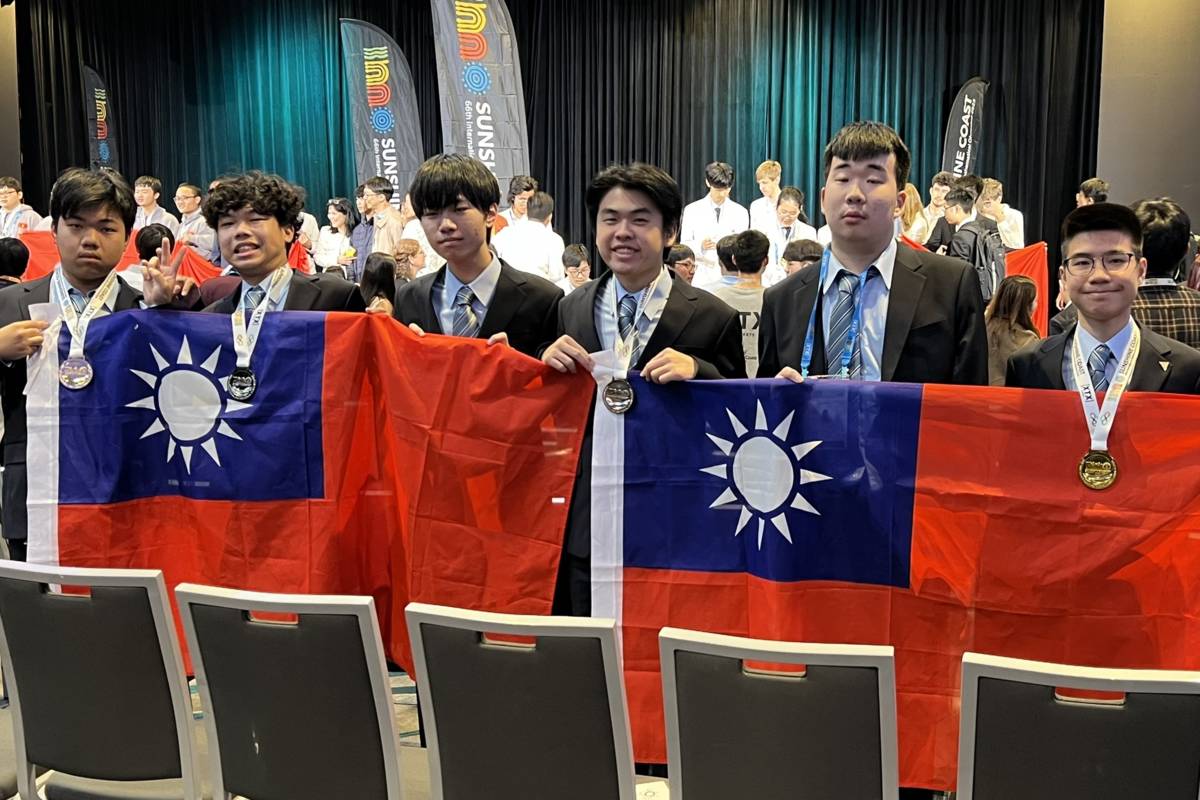 2025IMO代表團，從左至右：李天輝、黄柏澄、曾宇凡、許庭誠、李家睿、盧品均 (教育部提供)