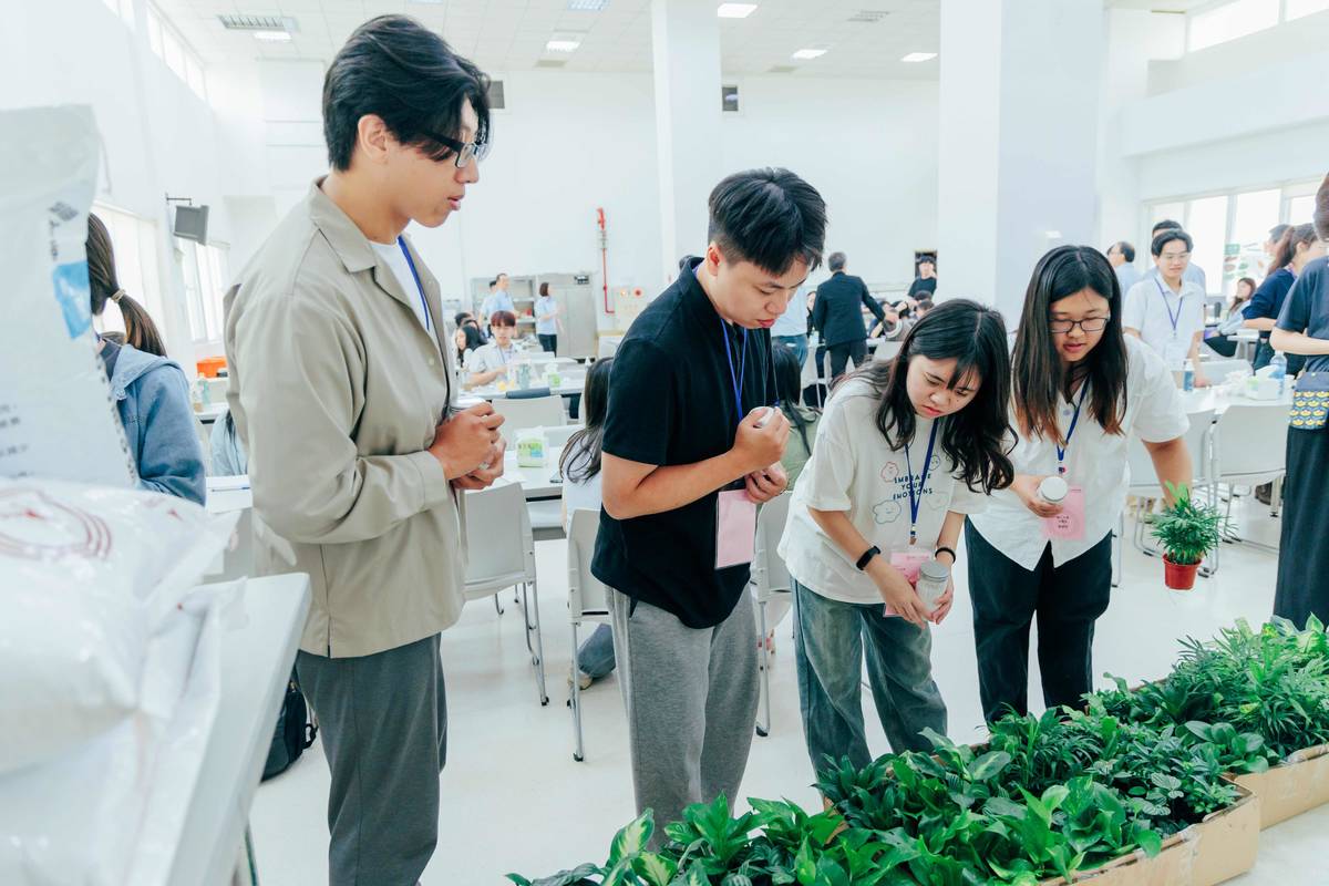 台肥安排企業參訪，邀請臺科大學生參與DIY實作活動(台灣肥料股份有限公司提供)
