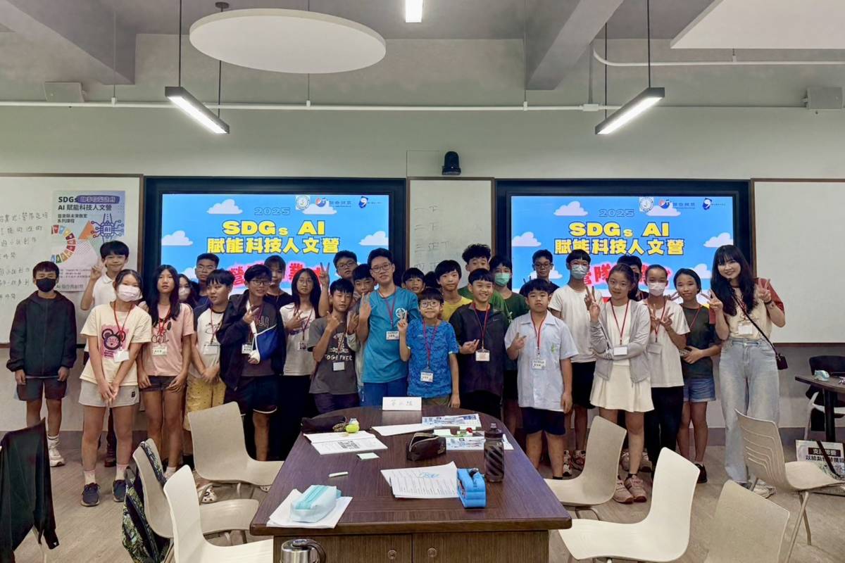 學生用AI打造故事箱劇場