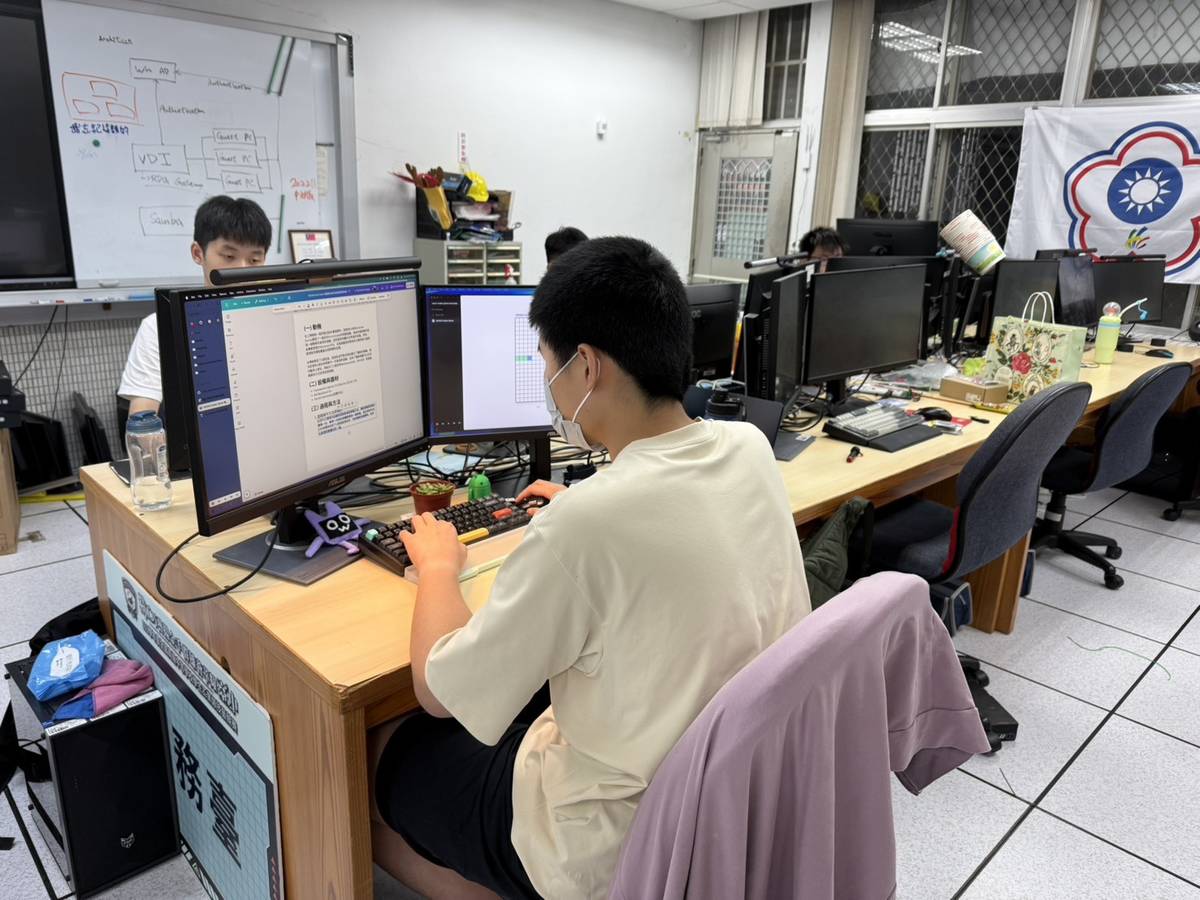 松山工農學生陳奕愷在第55屆全國技能競賽上榮獲行動應用開發職類金牌