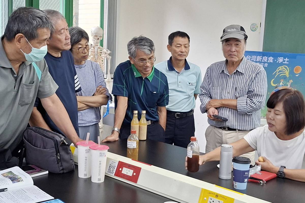 學員聆聽講師介紹