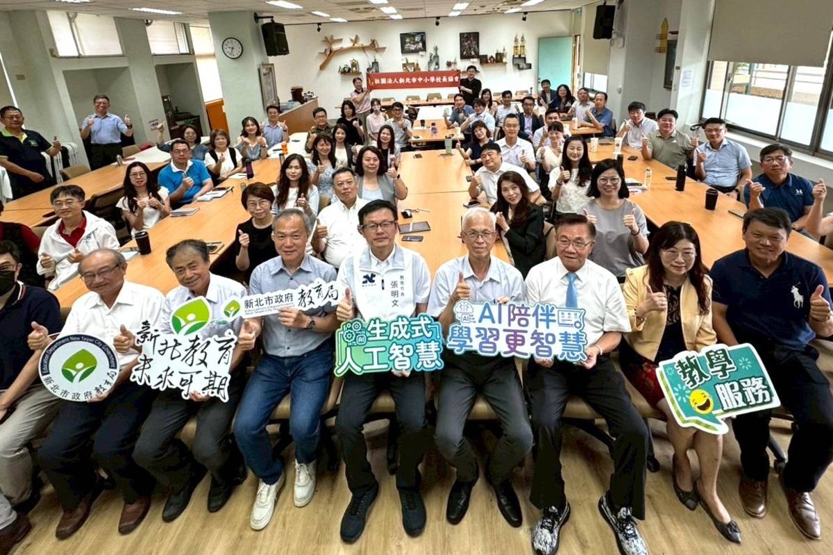 與校長協會合作辦理初任校長研討會，不斷為初任校長做任職準備