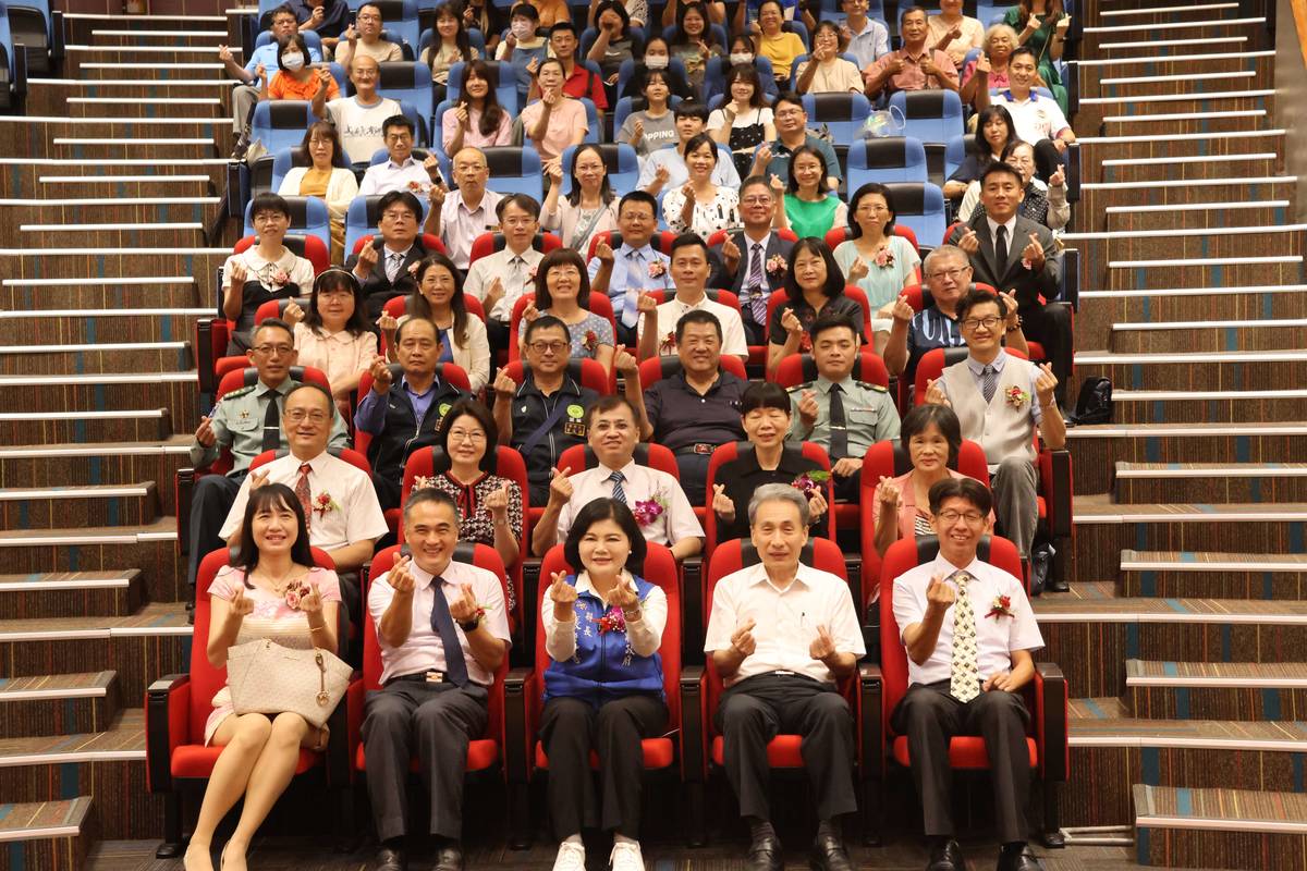 雲林縣114學年度國中小校長交接典禮與會者合影（圖源：雲林縣政府）
