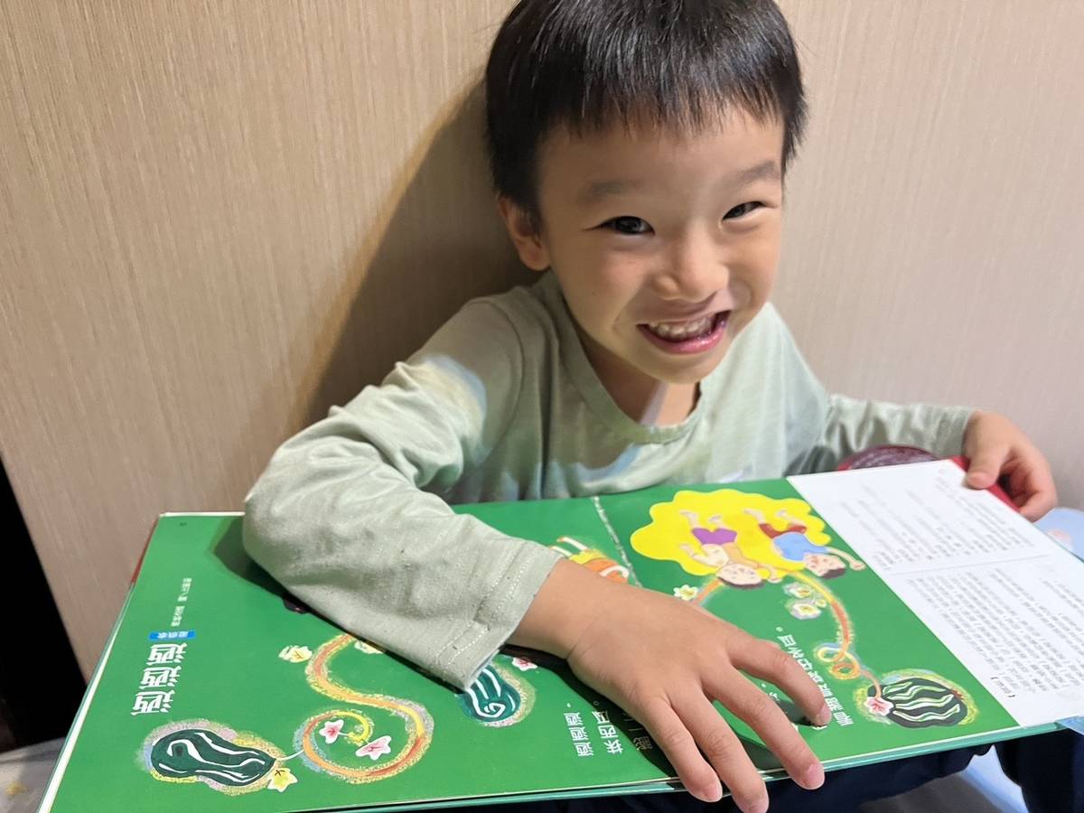 5歲的陸小弟考生，全家共同支持學習本土語言 (教育部提供)