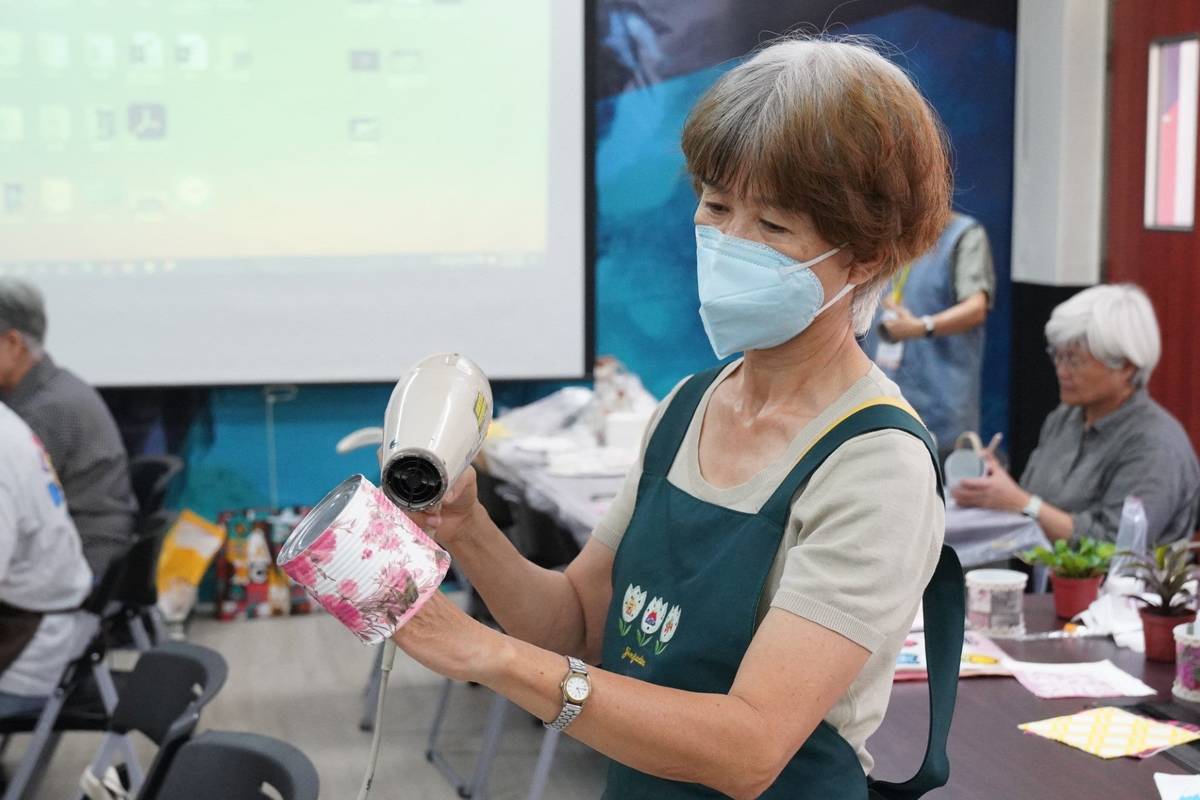長者創作蝶古巴特鐵器裝飾
