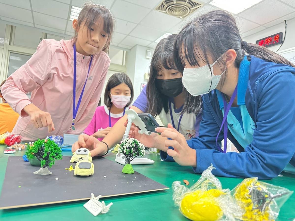 穀保家商辦理偶黏土逐格動畫營隊