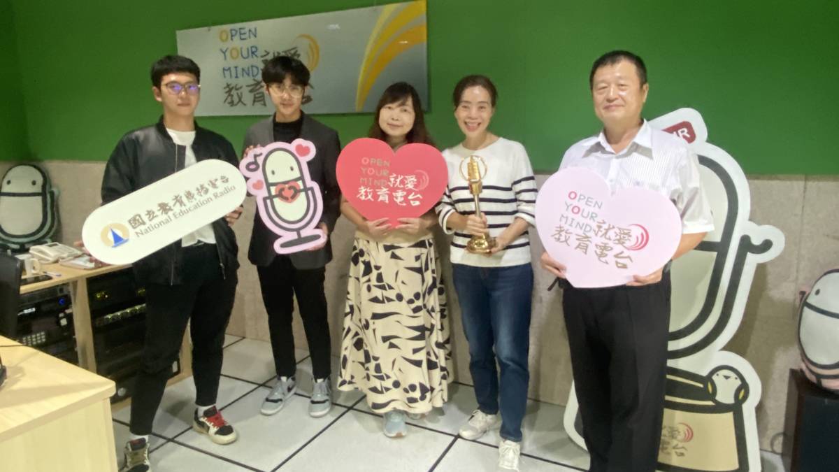 達德商工技能志工服務隊學生發揮所長服務社會