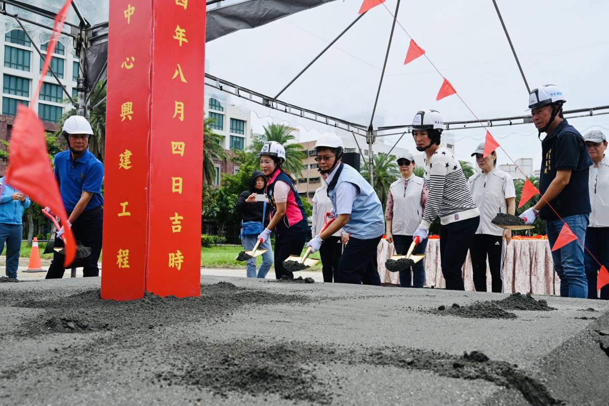 臺東縣網球中心4日舉辦開工典禮，預計明天9月前完工。