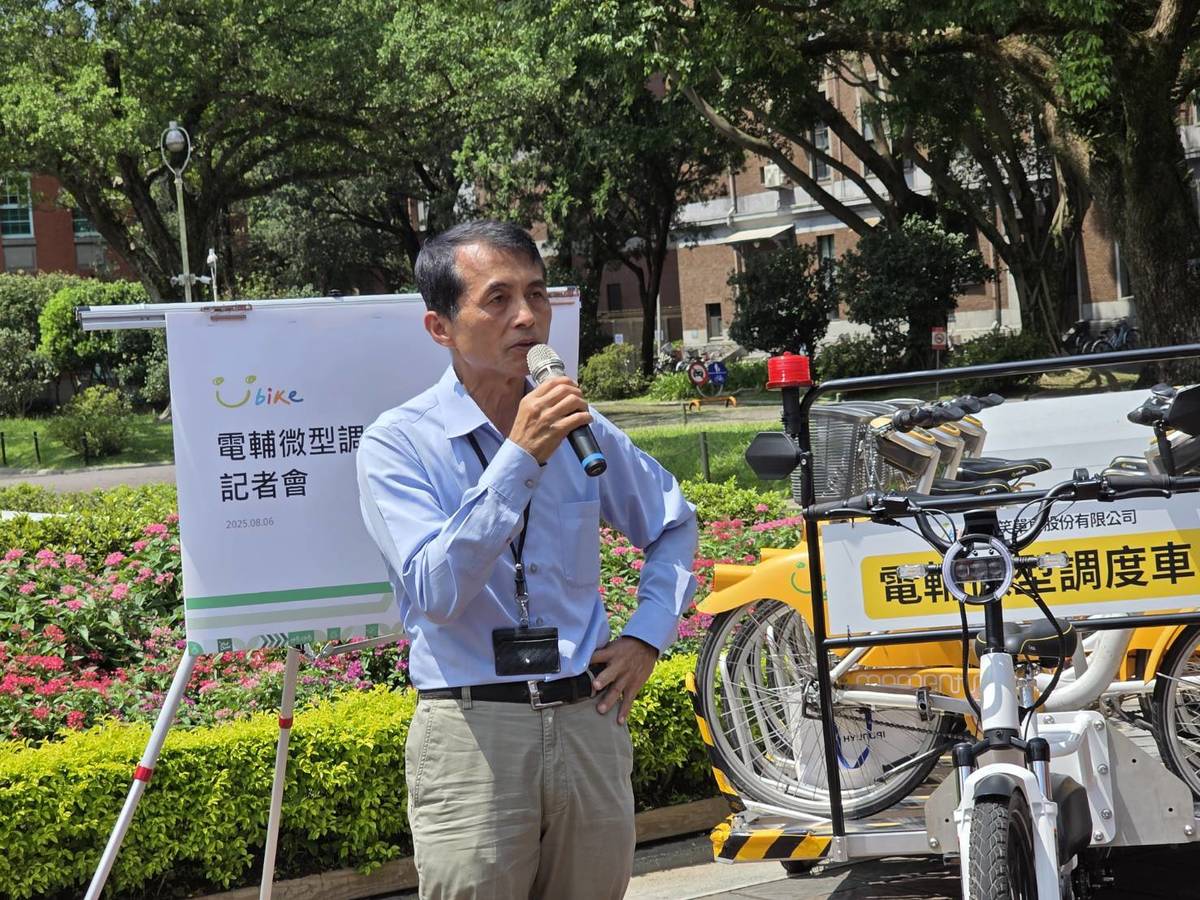 北市交通局長謝銘鴻表示，電輔微型調度車以人力為主，電力為輔，減少空氣污染