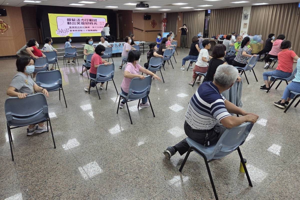 銀髮族規律運動有助於延緩退化、提升生活品質。