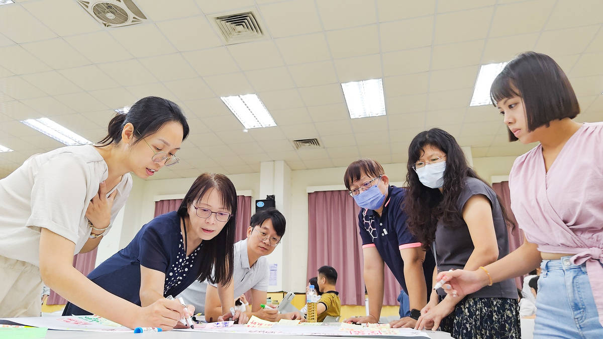 夥伴認真投入縣市SEL願景規劃的討論