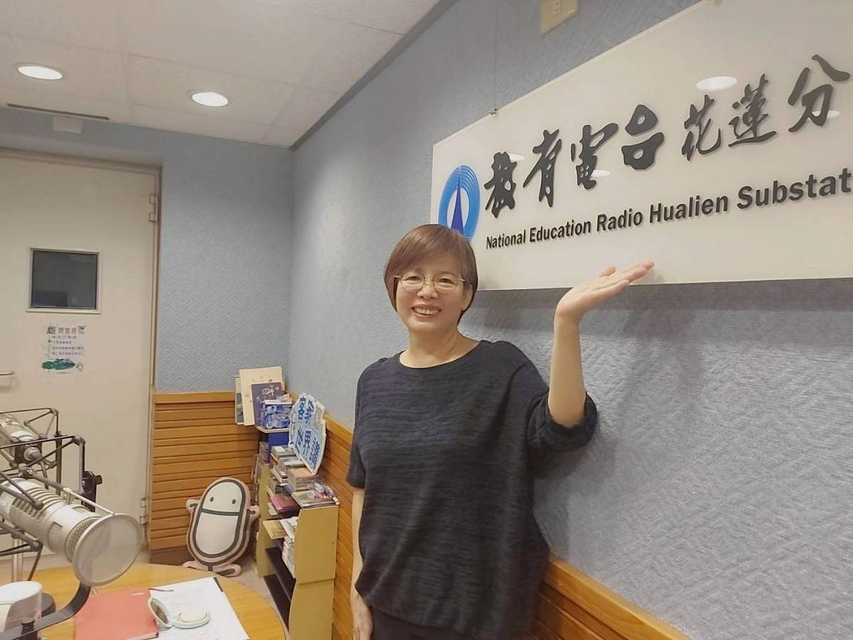 訪嘉里、明廉、明恥國小老師陳惠玲
談學習扶助班，以前叫補救教學，
扶助一些家庭弱勢及學習落後的孩子們。

