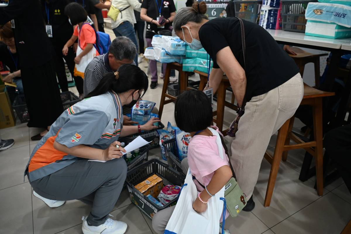 「綠色消費達人搬搬樂」體驗活動，結合公益與綠色教育，讓活動更具意義。