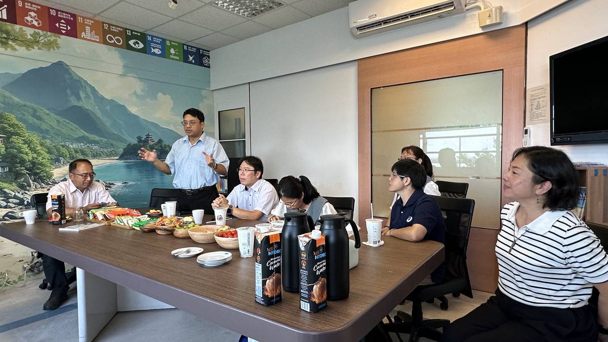 海洋大學張正杰教授給予勉勵