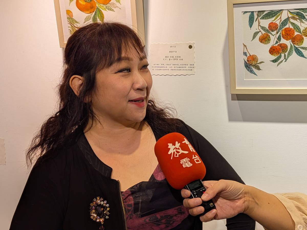 洪千玉老師曾獲教育部藝術教育貢獻獎，也擔任多部教育影片導演