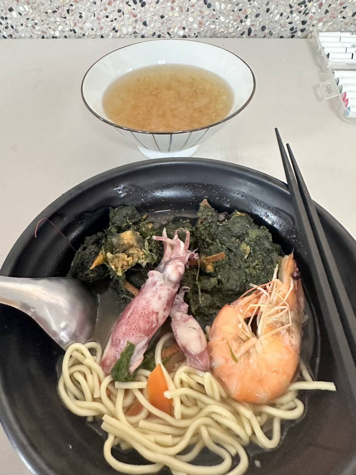 午餐品嚐在地海女親手料理的馬崗風味餐