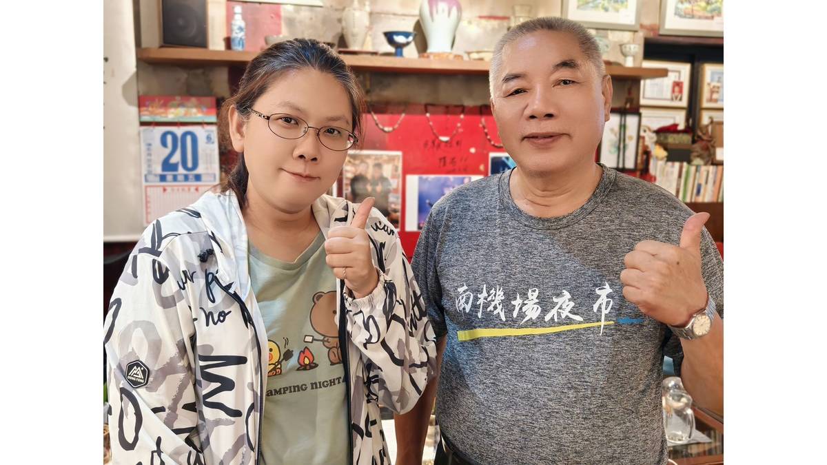 南機場夜市總幹事林芳如(左)、南機場夜市自治會會長林督欽(右)