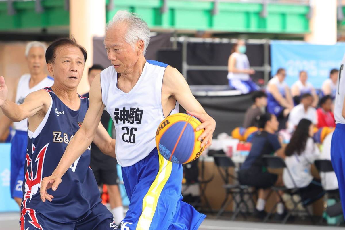 不老英雄在雙北壯年運動會籃球賽中力搏