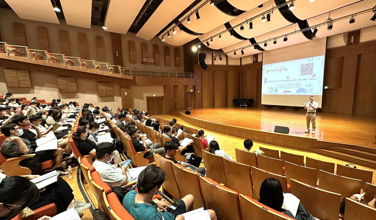 結合新北新進教師攻略手冊，打造AI教學助理，助老師一臂之力
