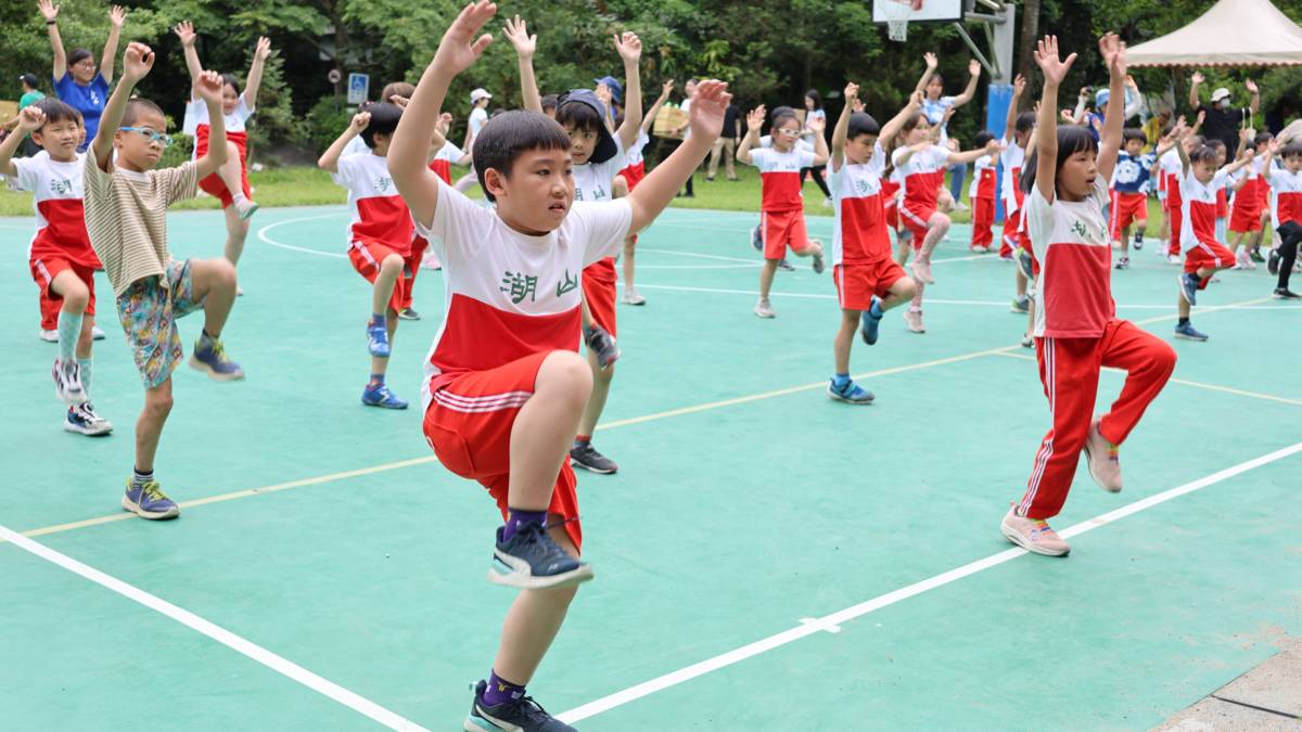 112學年度校園健康主播-佳作-臺北市北投區湖山國民小學-親子節體育表演