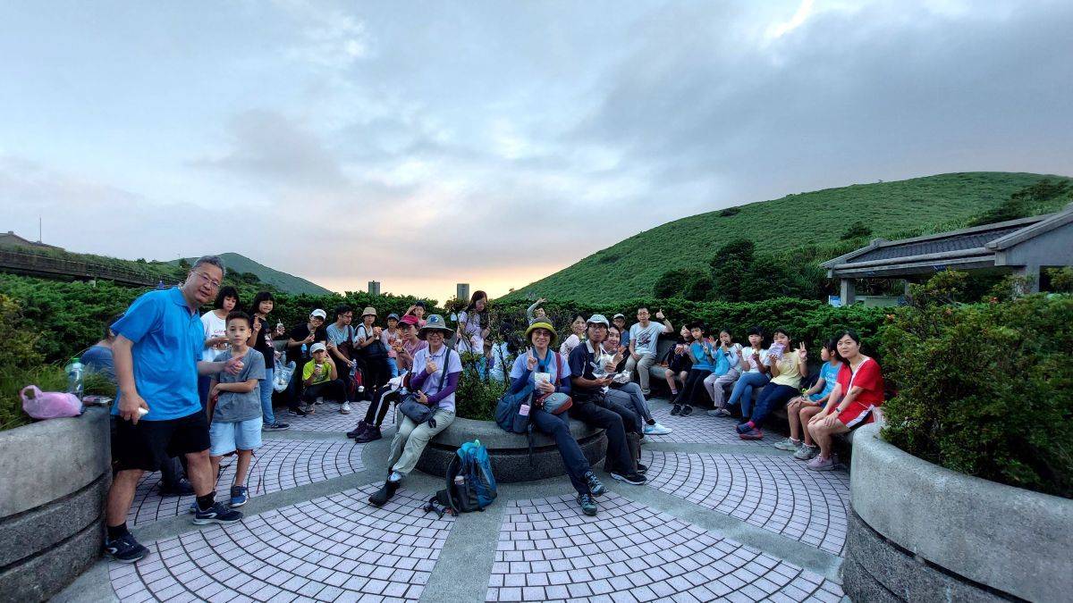 南港國小采風科學營帶領學生進行生態觀察、古蹟走訪與自然探索