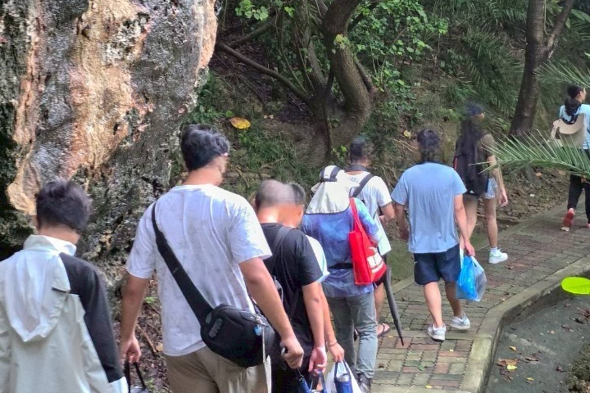 北市教育局「走出幽谷迎向光明」活動，帶領學員前往小琉球徒步環島，挑戰自我
