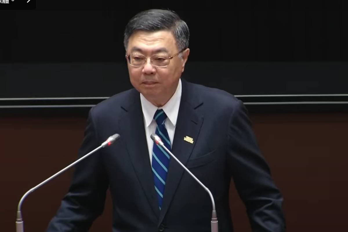 行政院院長卓榮泰進行專案報告