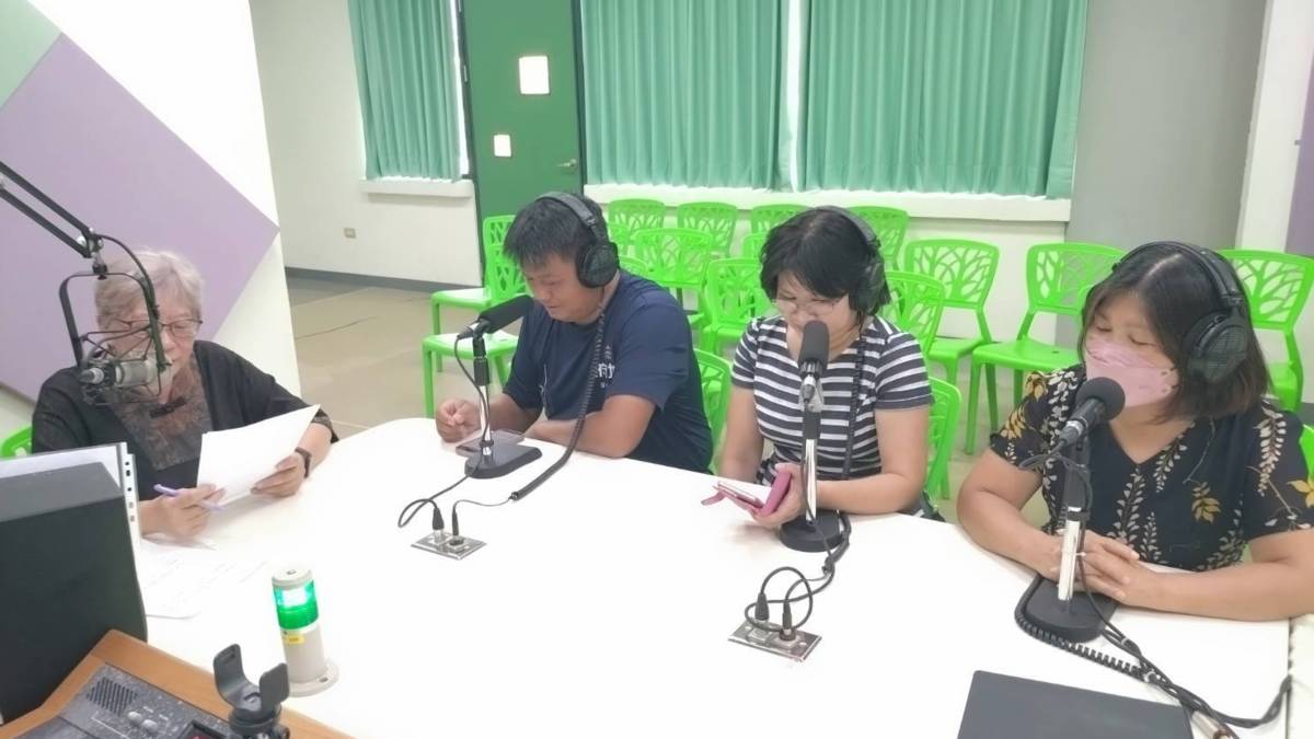 1140822呂郁靜校長訪問南新國中校長黃美芳，府城木偶劇團王盈智團長，包綉月老師
