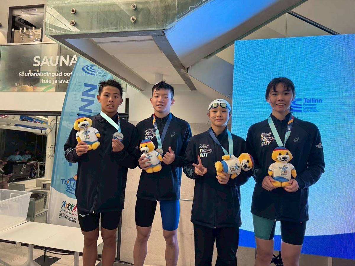 2025 ICG國際少年運動會_左起蘇柏陵、劉忠霖、蔡詠翎、林芷妍，游泳男女混合400公尺接力銀牌