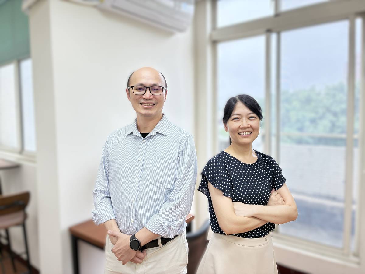 陽明交大外國語文學系盧郁安教授(右)與臺大語言所邱振豪副教授(左)研究，新世代的ㄣ、ㄥ發音已經逐漸分不清，成為語言發展趨勢。(陽明交大提供)