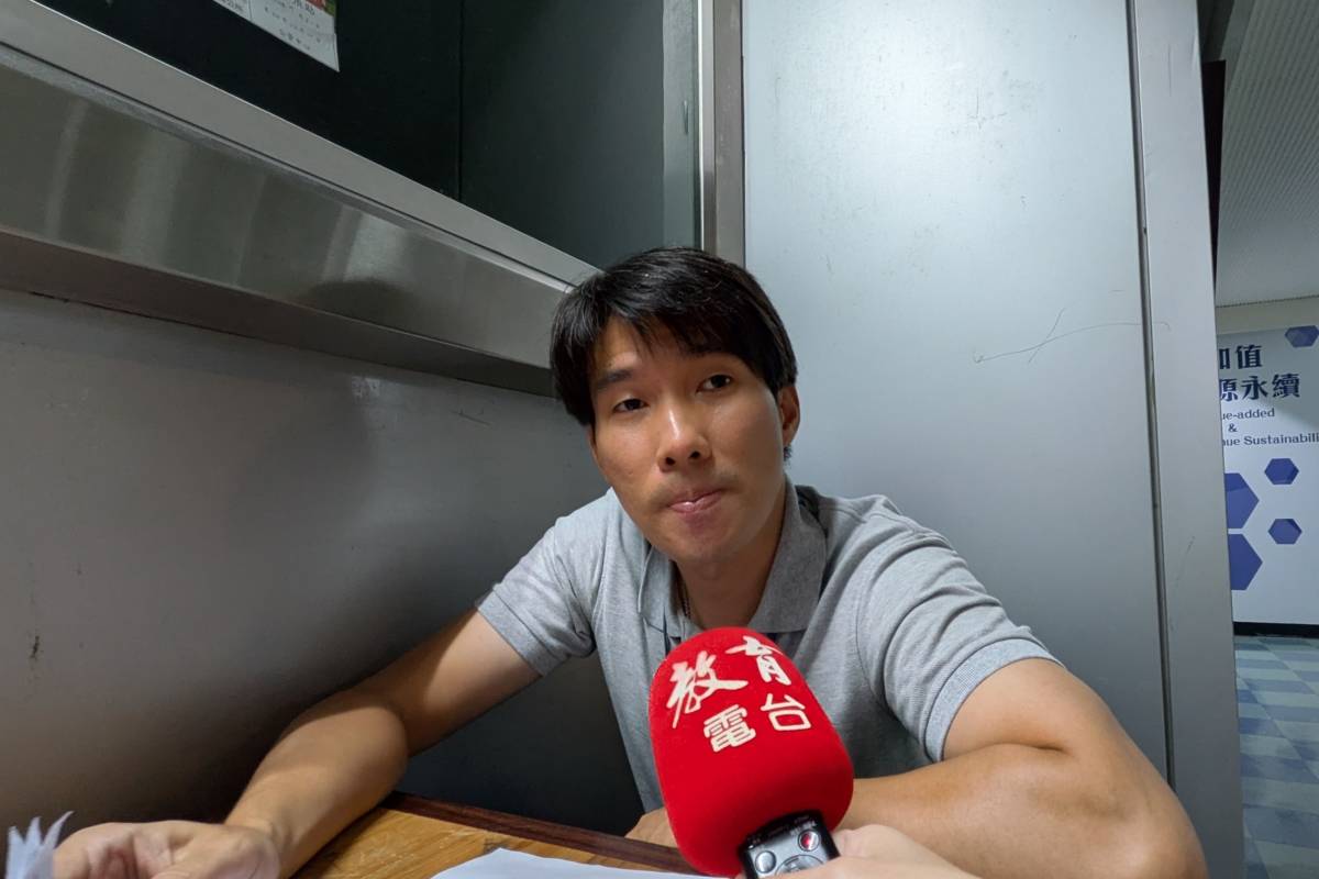 北市環保局邱天安科長建議民眾可申請電子化通知，掌握每年機車應定檢的期限