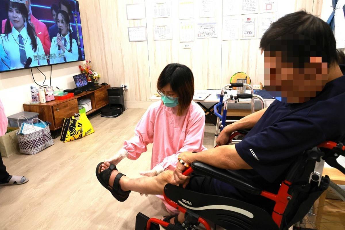 指導長輩復健運動