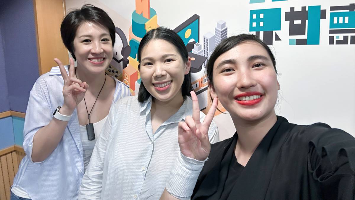 與耿立和翁若珮兩位美女老師合照❤️