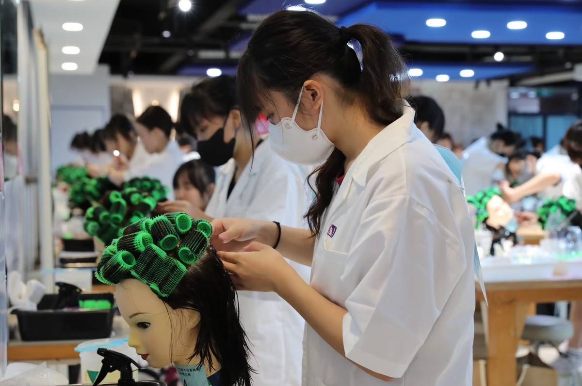 莊敬工家辦理家政群課程