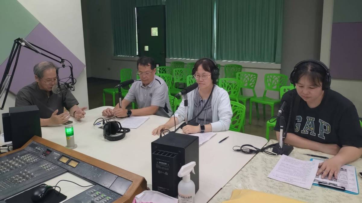1140905-1陳易志校長訪問佳里國小王聖欽校長，課研組長陳佩瑜與圖書教師林怡真