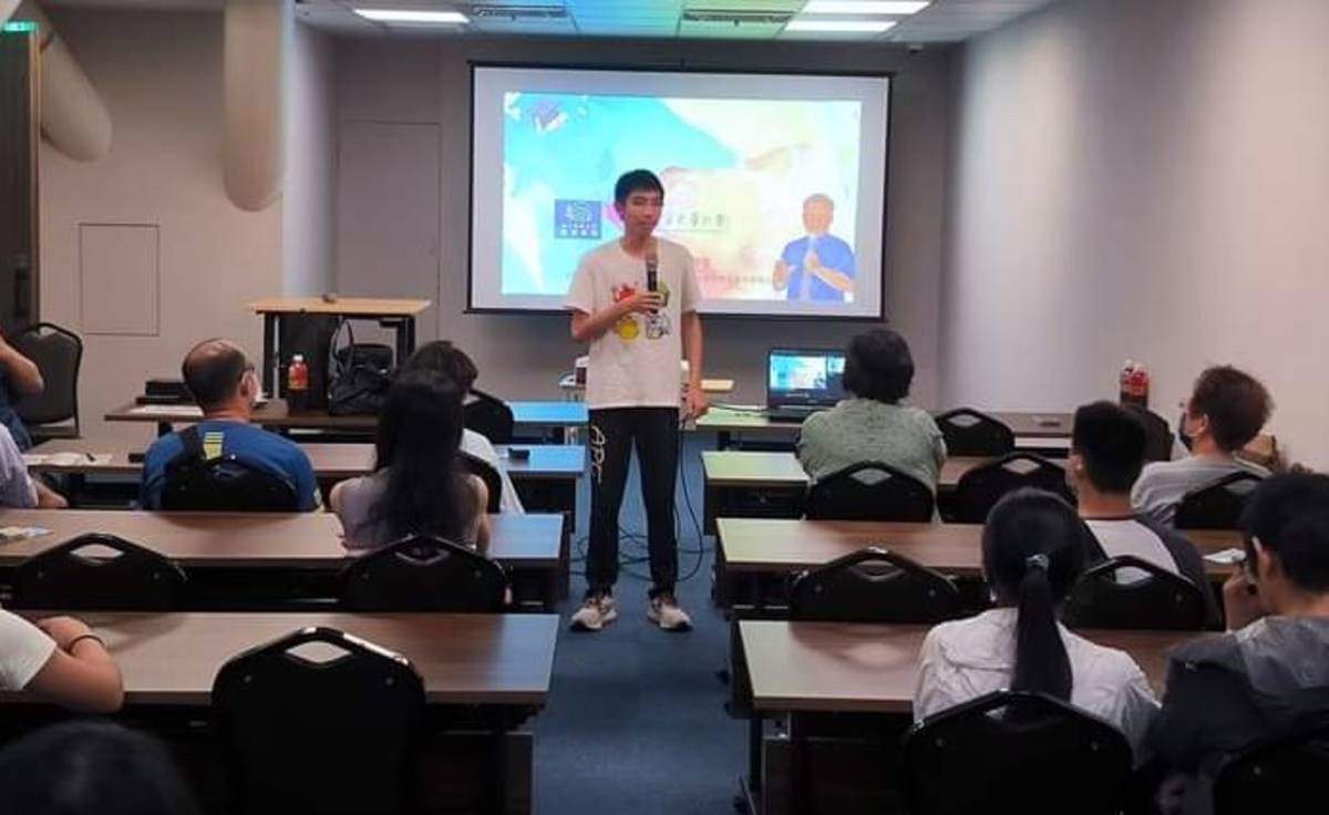 首屆雙聯學制畢業生李明玹