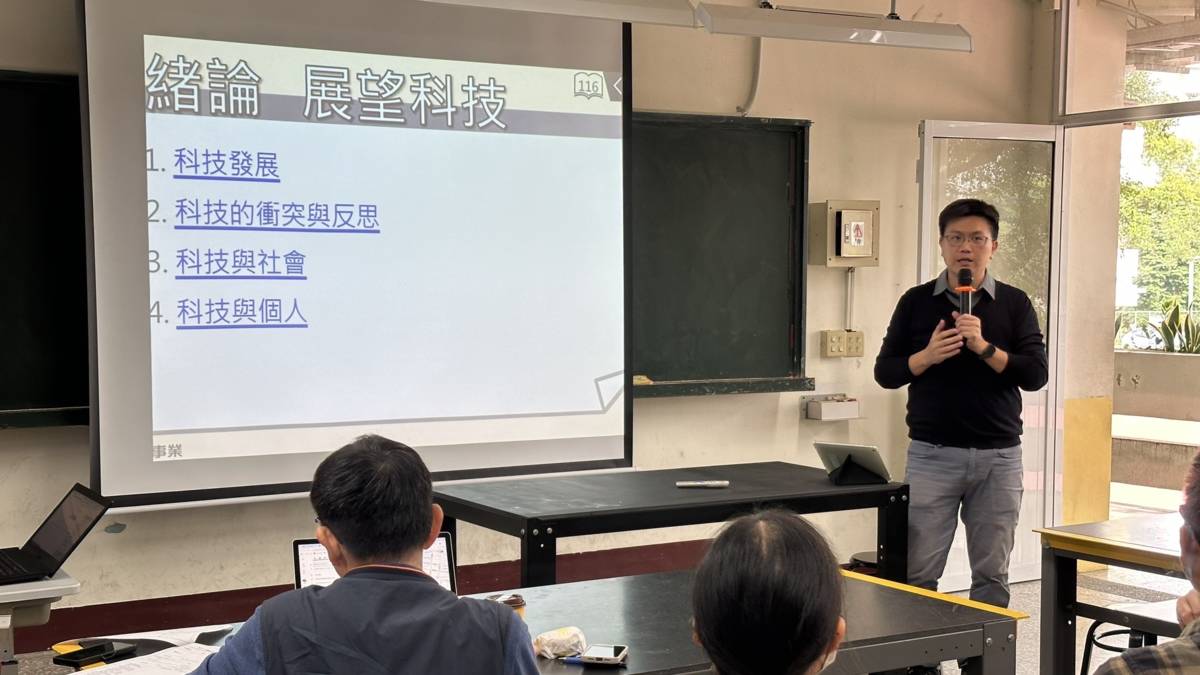 在生活科技培養跨域力 鳳山國中方冠中主任獲師鐸獎殊榮