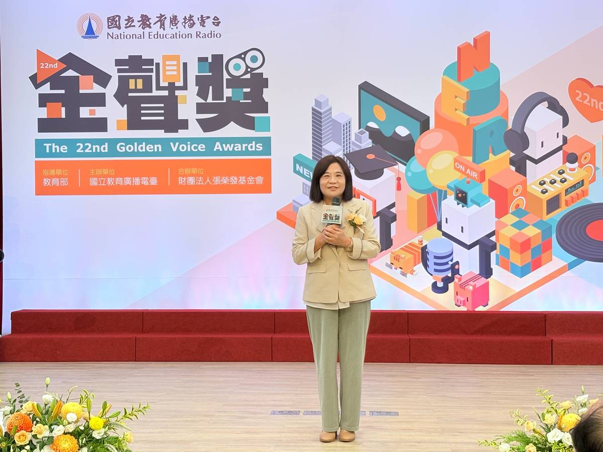 張榮發基金會執行長鍾德美指出，金聲獎中設置海洋永續特別獎，希望帶動校園師生重視環保與海洋生態保護，發揮公民責任，為環境與海洋盡一份心力。
