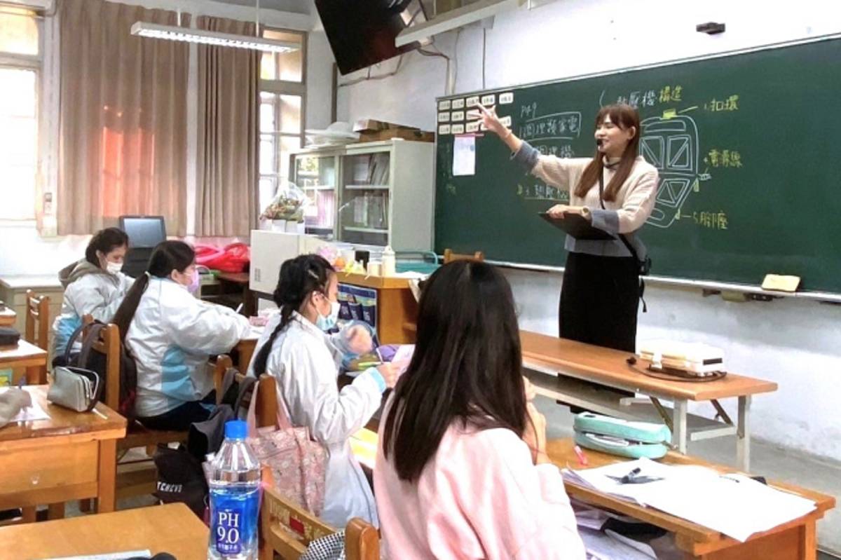 臺中家商教師戴依伶
