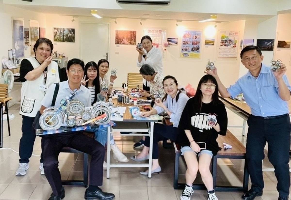 環保摺紙DIY課程吸引許多家庭參加