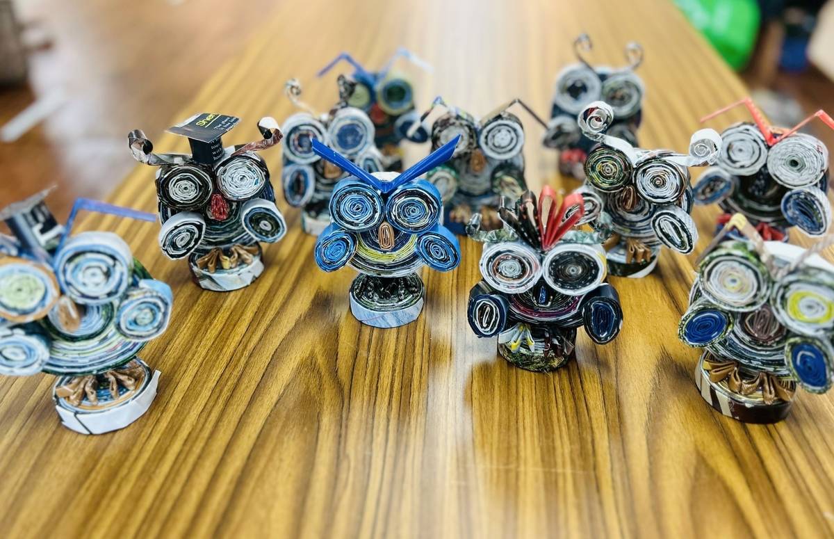 透過引導和教學，參與環保摺紙DIY課程的親子，也能完成許多可愛的作品。