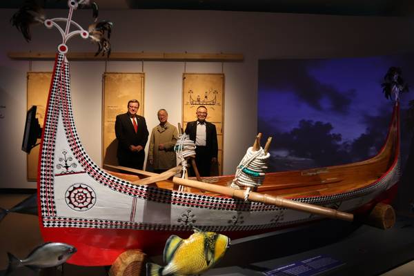 Minister Li visits Czech National Technical Museum during European tour