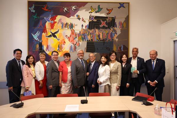 Minister Li meets with French cultural leaders for future collaborations