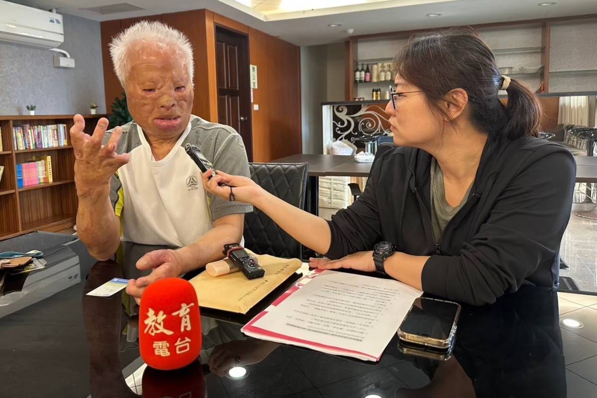 專題製播者李思瑩訪問鄭豐喜文化教育基金會執行委員陳明里