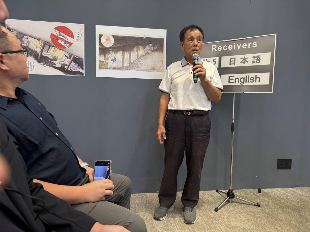 猴硐礦工文史館館長周朝南述說從事採礦工作40餘年來的故事點滴