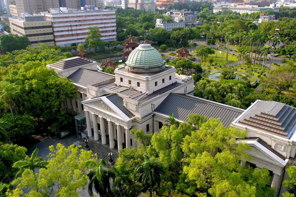 臺博館本館於1915年落成，是我國首批獲指定的國定古蹟。(臺博館提供)