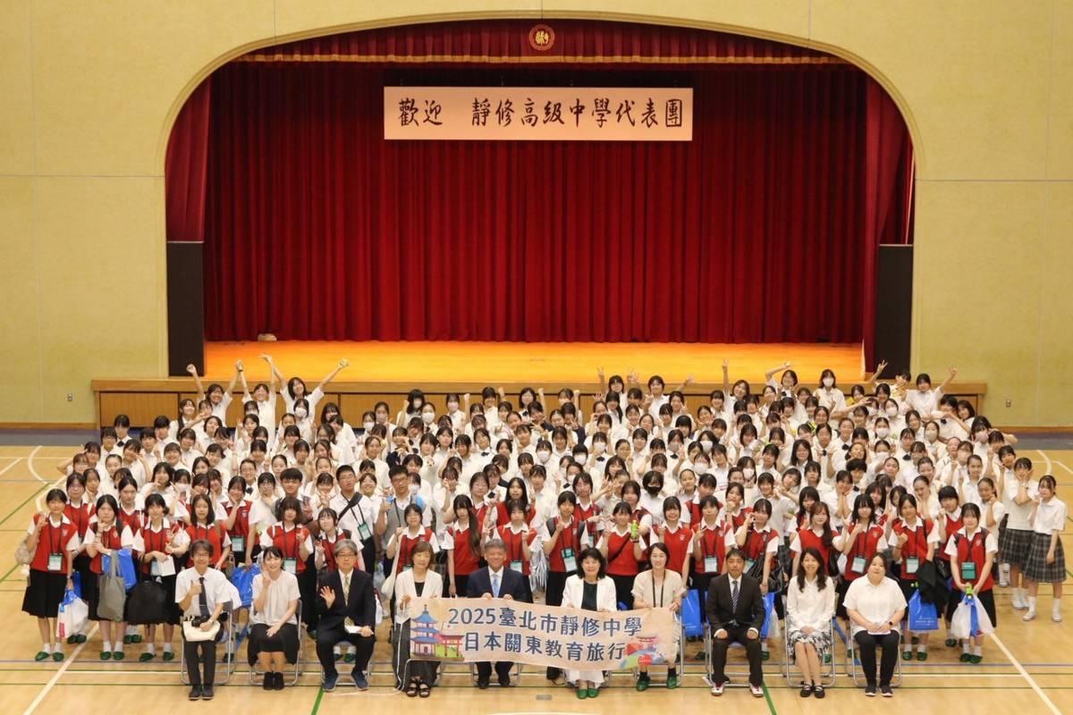 靜修中學和淑德與野中學在2003年締結姊妹校，兩校情誼至今已經邁入第22年