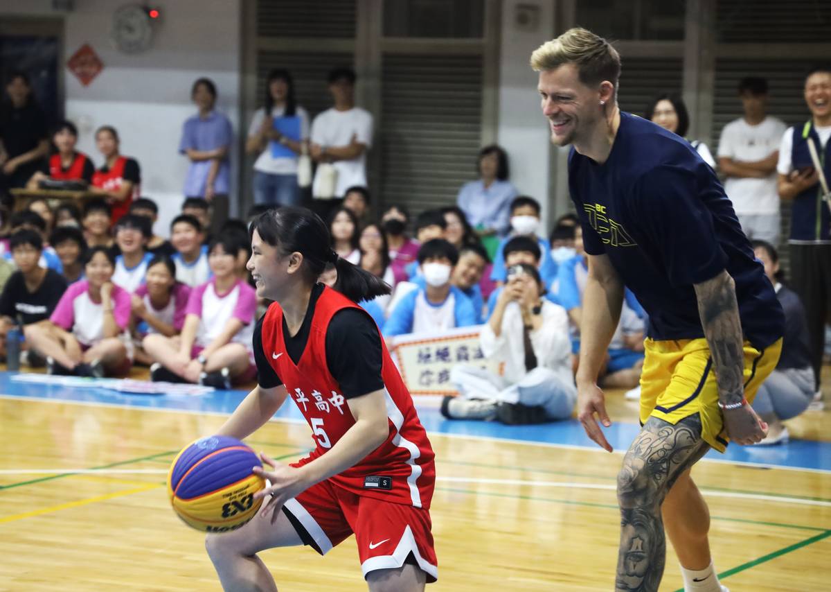 以球會友 營造友善、安全的校園環境