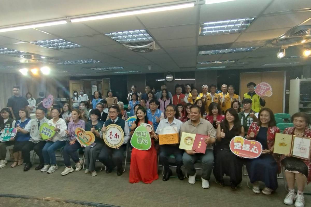 南市民間團體發起買一捐一活動 助柚農及弱勢過中秋